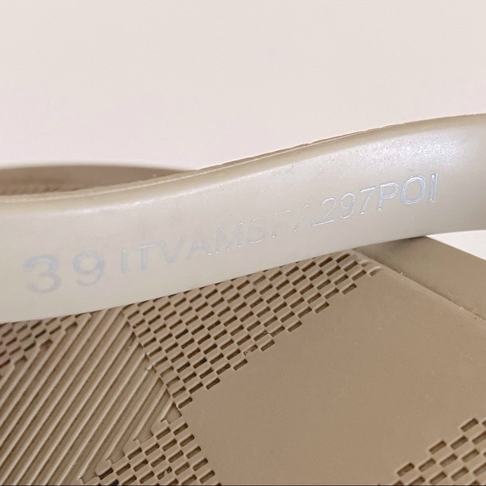 BURBERRY RUBBER FLIP FLOPS - Picture 4 of 5